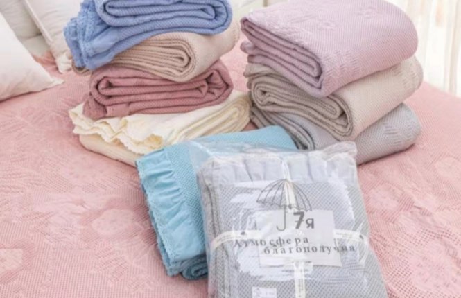 Покрывало 7-я 200*230 Однотонное фактурное с оборкой и кружевом (ТАЧ) фото |от производителя компании Одеялко